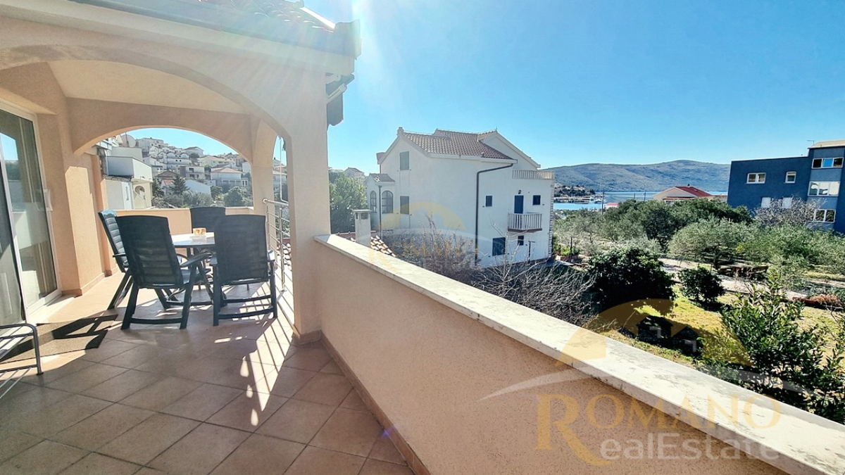 Hiša za prodajo v Seget Vranjici – blizu Trogirja